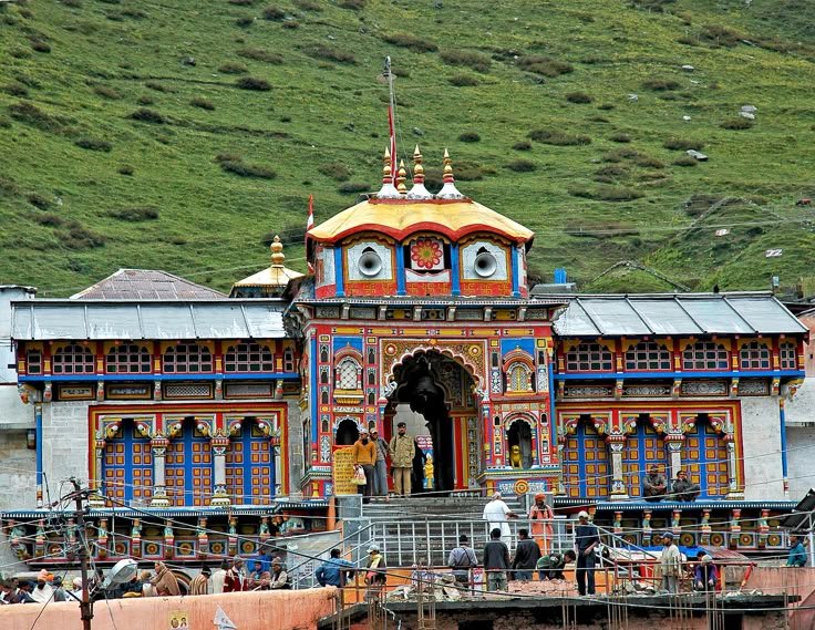 Chardham Yatra By Helicopter Tour Code:H-104